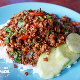 ล้านลุงชาญก๋วยเตี๋ยวต้มยำตำลึง