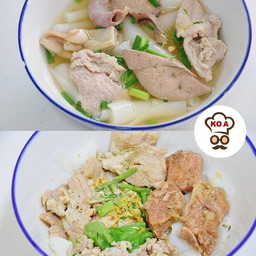 ก๋วยเตี๋ยวสามหมู + ก๋วยจั๊บเครื่องในหมู
