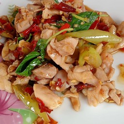 กะเพราไก่(กับข้าว)