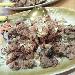 เนื้อทอดกระเทียม