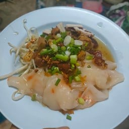 สุรภากระเพาะปลาเยาวราชก๋วยเตี๋ยวหลอด