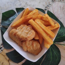 เฟรนช์ฟรายส์+นักเก็ต