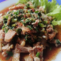 หมูน้ำตก