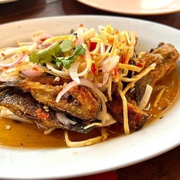 ยำปลาสลิด