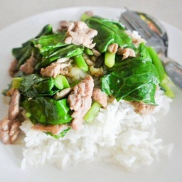 ข้าวคะน้าไก่