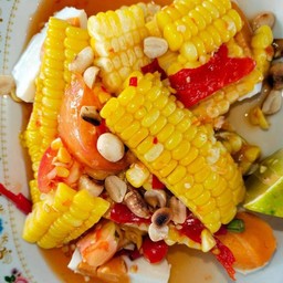 ตำไทยข้าวโพด ไข่เค็ม