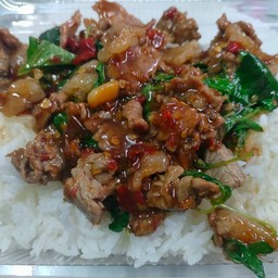 กะเพราเนื้อราดข้าว