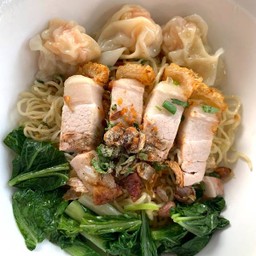 บะหมี่เกี๊ยวกุ้งหมูกรอบ
