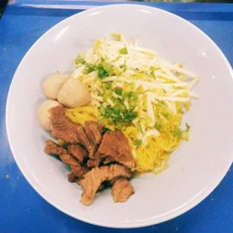 บะหมี่ลูกชิ้นเนื้อตุ๋น (แห้ง)