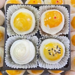 เปี๊ยะรวมไส้ลูกเล็ก ( กล่อง 4 ลูก )