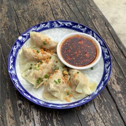 เกี๊ยวทรงเครื่อง lineman