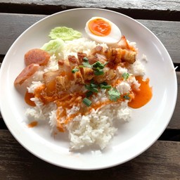 ข้าวหมูกรอบ