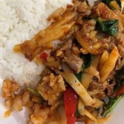 ข้าว+พริกแกงหน่อไม้หมูชิ้น