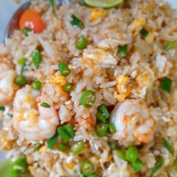 ข้าวผัดกุ้งพริกสด