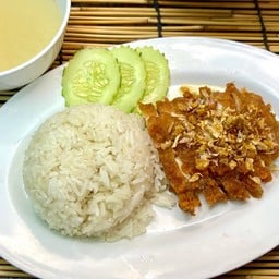 ข้าวมันไก่ผู้ใหญ่บ้าน (ซอย8)