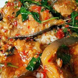 ข้าวกระเพราปลาดุก
