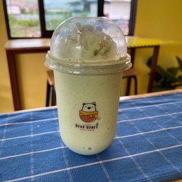 นมหมีปั่นชาเขียว