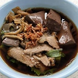 รอเรือ ก๋วยเตี๋ยวเป็ด