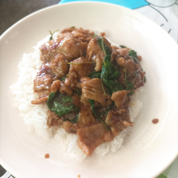 กะเพราหมูหมัก