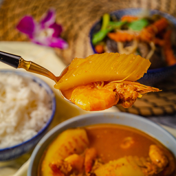 แกงส้มหน่อไม้กุ้ง