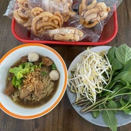 เกาเหลา หมูรวมน้ำข้น ชิ้น หมูตุ๋น