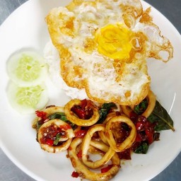 ข้าว กะเพราปลาหมึก