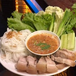 ข้าวหมูทอด กระเพราพริกแห้ง&เมี่ยง