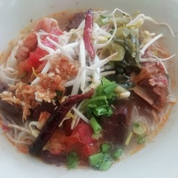 ขนมจีนน้ำเงี้ยว (พิเศษ)