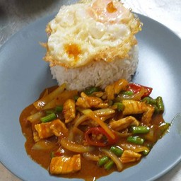 ข้าว+ผัดพริกแกง+ไข่ดาว