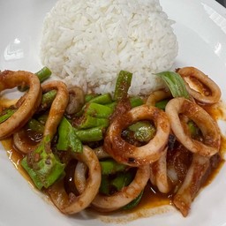 ข้าว พริกแกงปลาหมึก