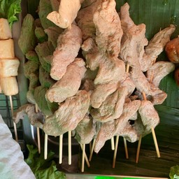 ลูกชิ้นปลาระเบิดรักบี้ทอด