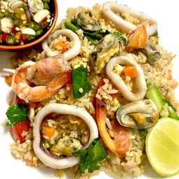 ข้าวผัดทะเล