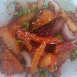 ข้าวยำหมูสะท้านวงการ