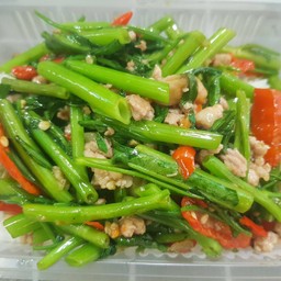 ผัดผักบุ้งหมูสับ