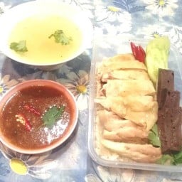 ร้านข้าวมันไก่  นายออ ตลาดรถไฟ