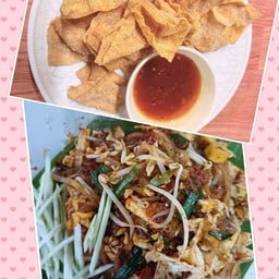 ผัดไทยโบราณ+เกี๊ยวทอดน้ำจิ้มเด็ด