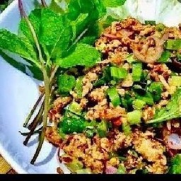 ก้อยหมูสุก