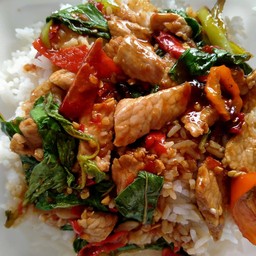 กะเพราหมูชิ้น