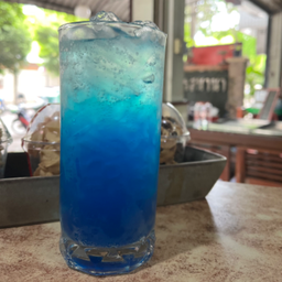 Blue lemon soda