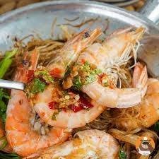 ก๋วยเตี๋ยวคั่วไก่ หอมกลิ่นคั่วกะทะ