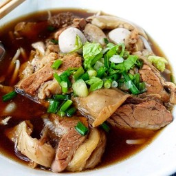 ก๋วยเตี๋ยวเนื้อตุ๋น