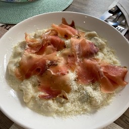 Italian restaurant il bocconcino