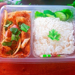 ข้าวยำไก่แซ่บ