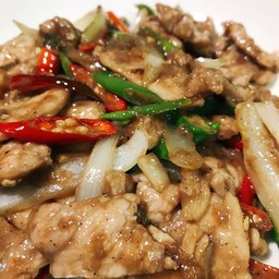 ไก่ผัดกะปิ(กับข้าว)