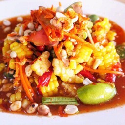ส้มตำข้าวโพด