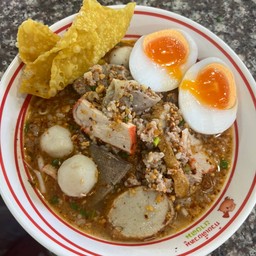 ก๋วยเตี๋ยวต้มยำ+ไข่ต้มยางมะตูม