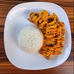 ข้าวไก่กรอบราดชีส