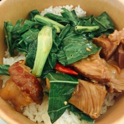 คะน้าหมูตุ๋น