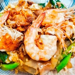 ผัดซีอิ๊วกุ้ง