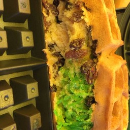 สถานี วาฟเฟิล ไส้ทะลัก  ตลาดสวนนริศรา